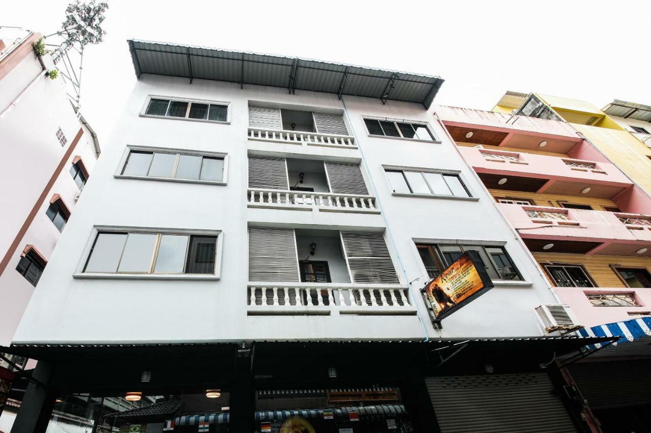 Oyo 244 Roar Inn Patong Exterior foto